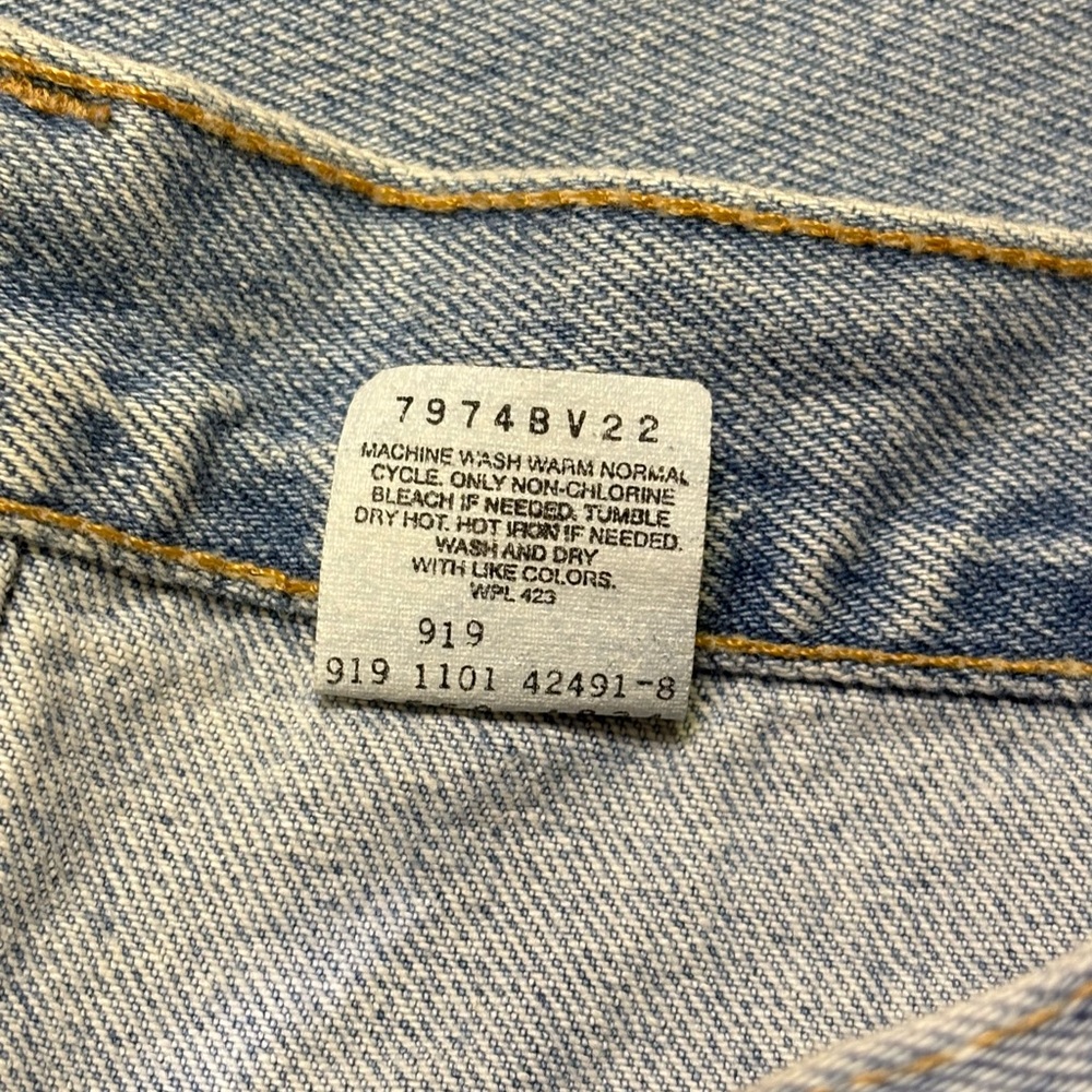 Vintage Levi’s 550 Jeans - Picture 6 of 10